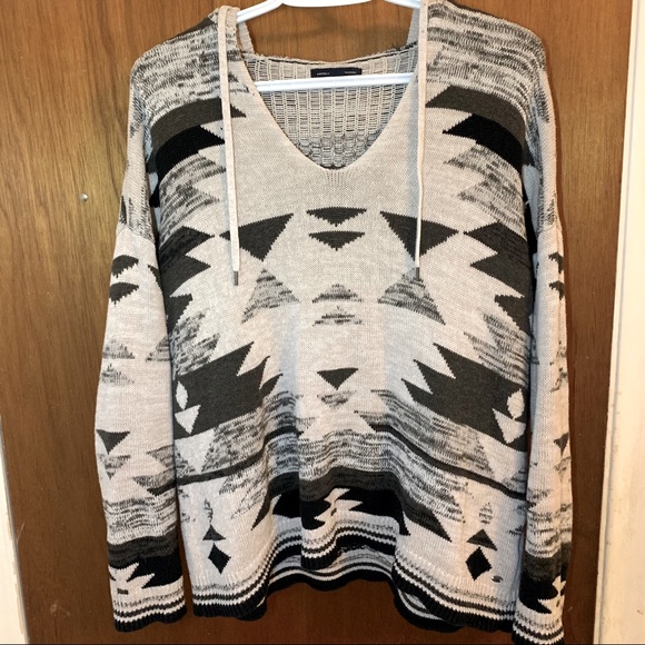 AE geometric hooded pullover - Picture 4 of 5